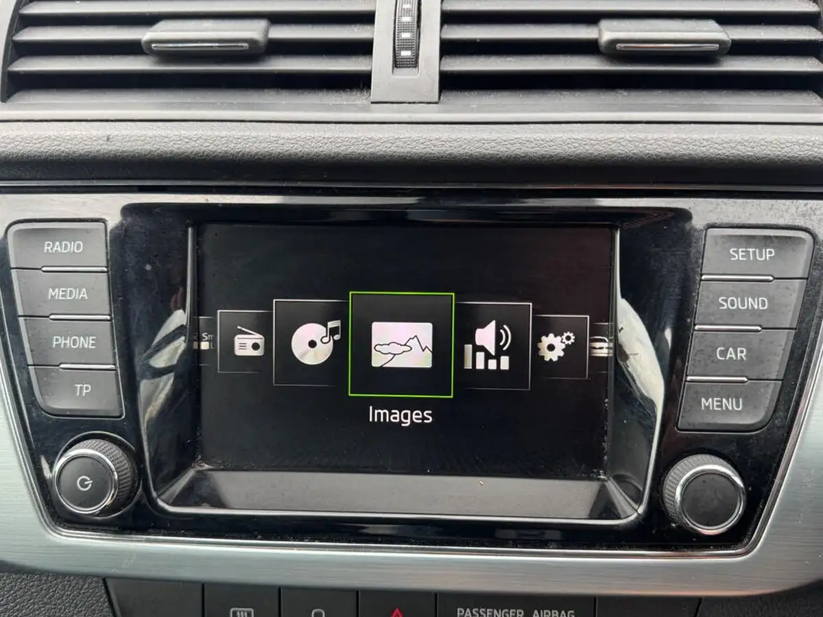 2016-skoda-fabia-12-tsi-se-90ps-hatchback-big-30