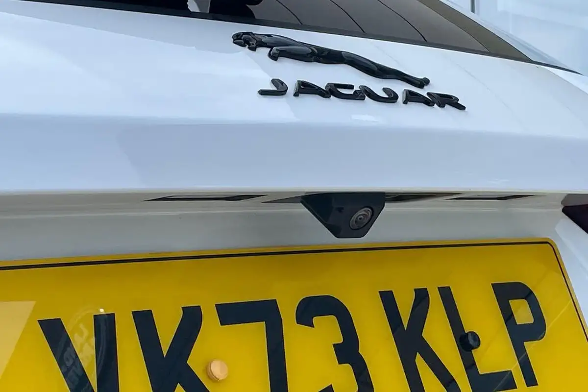 2023-jaguar-f-pace-20-d200-r-dynamic-se-black-big-55