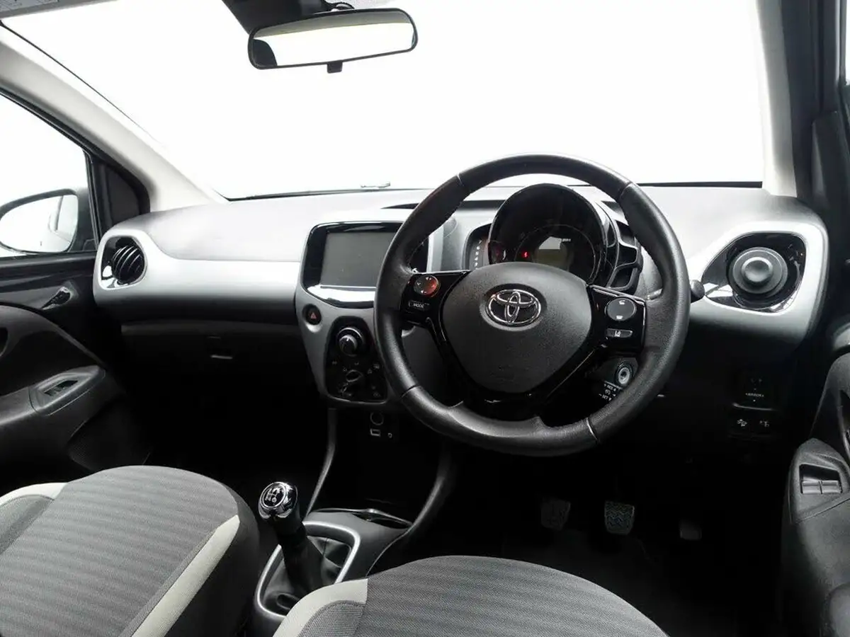 2019-toyota-aygo-10-vvt-i-x-play-tss-big-19