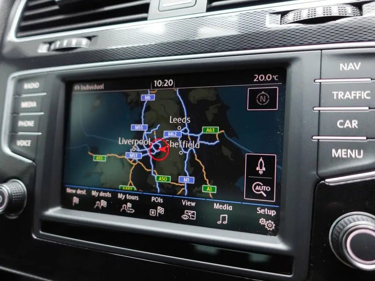 2015-volkswagen-golf-20tdi-gtd-bmt-hatchback-5d-big-2