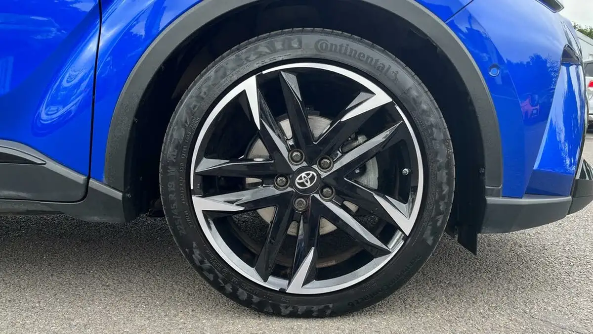 2022-toyota-c-hr-18-vvt-i-gr-sport-big-17