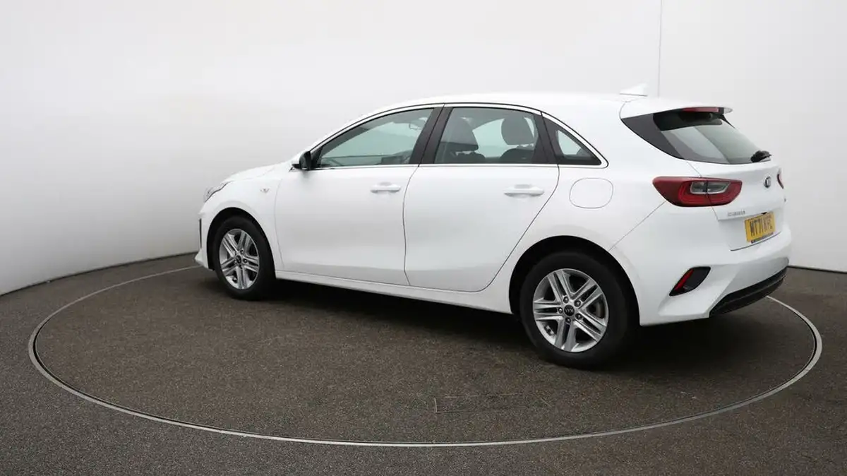 2021-kia-ceed-16crdi-2-134bhp-48v-mhev-hatchback-big-7