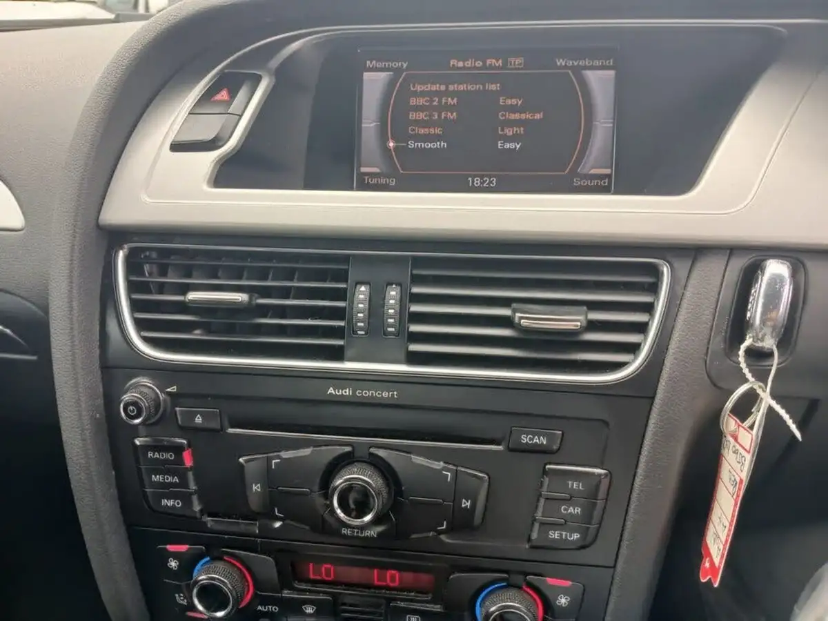 2010-audi-a4-18-s-line-160ps-big-8