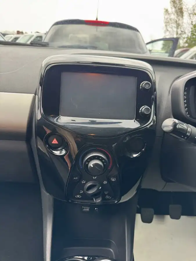 2017-citroen-c1-12-puretech-flair-5d-big-10