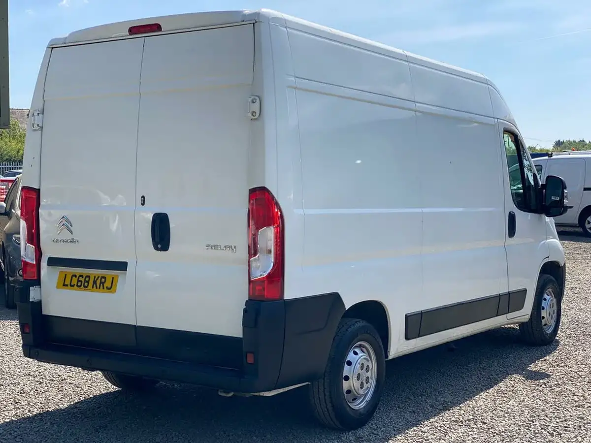 2018-citroen-relay-20bluehdi-35-l2h2-big-4