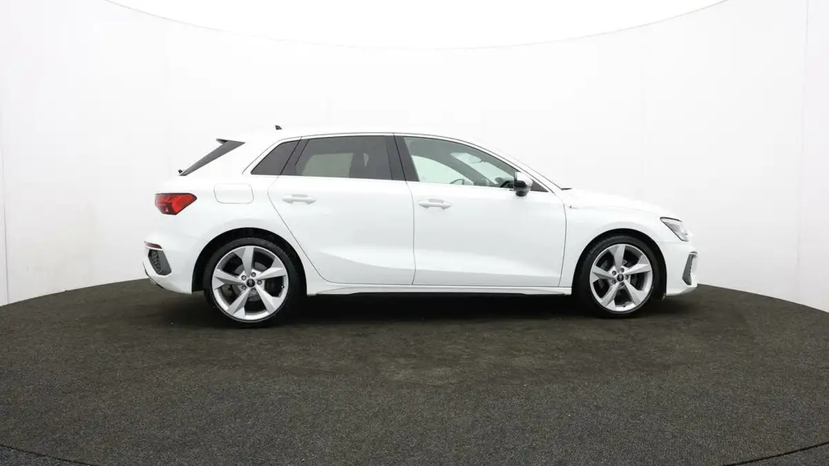 2022-audi-a3-15-35-tfsi-s-line-sportback-5d-tronic-big-39