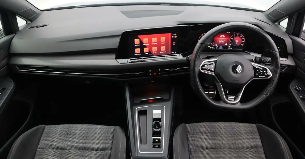 2022-volkswagen-golf-20tdi-gtd-big-13