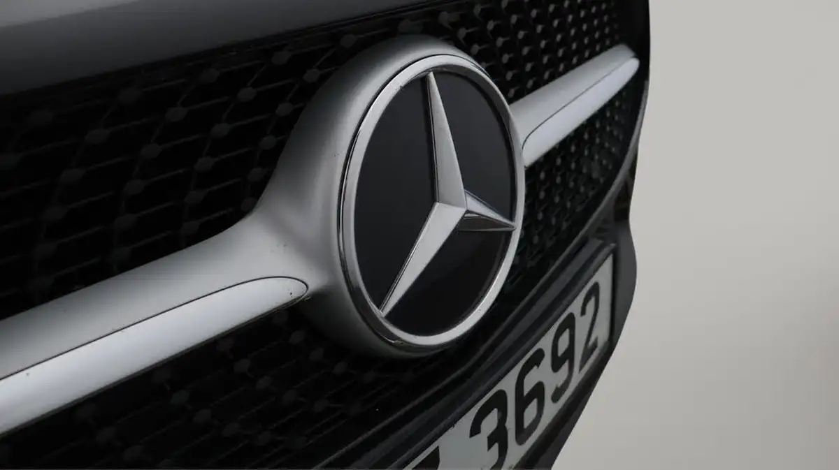 2020-mercedes-benz-a-class-13-a200-sport-saloon-4d-7g-dct-big-23