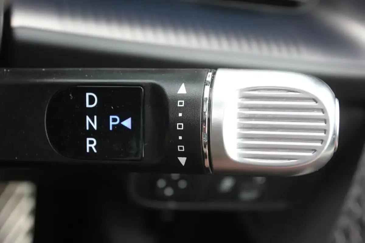 2024-hyundai-ioniq-6-e-ultimate-228ps-single-motor-rwd-big-27