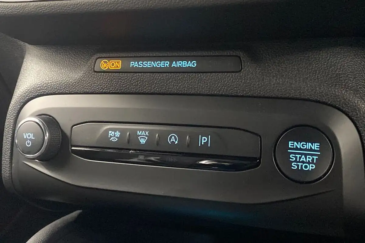 2024-ford-focus-10t-st-line-x-125ps-hatchback-big-30