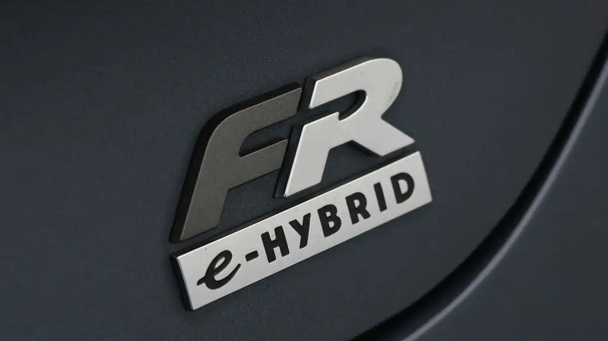 2020-seat-leon-14-e-hybrid-fr-hatchback-big-20