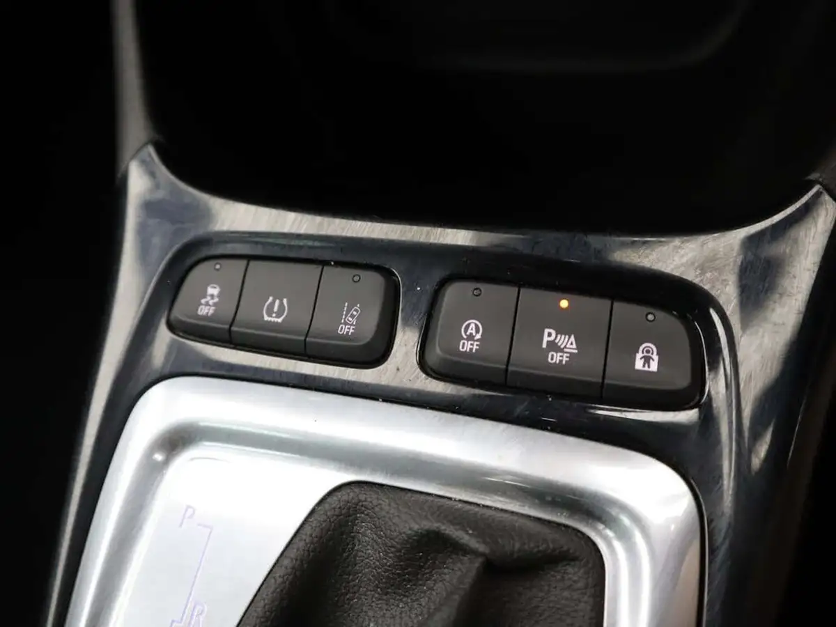 2021-vauxhall-crossland-12-elite-130ps-auto-big-29