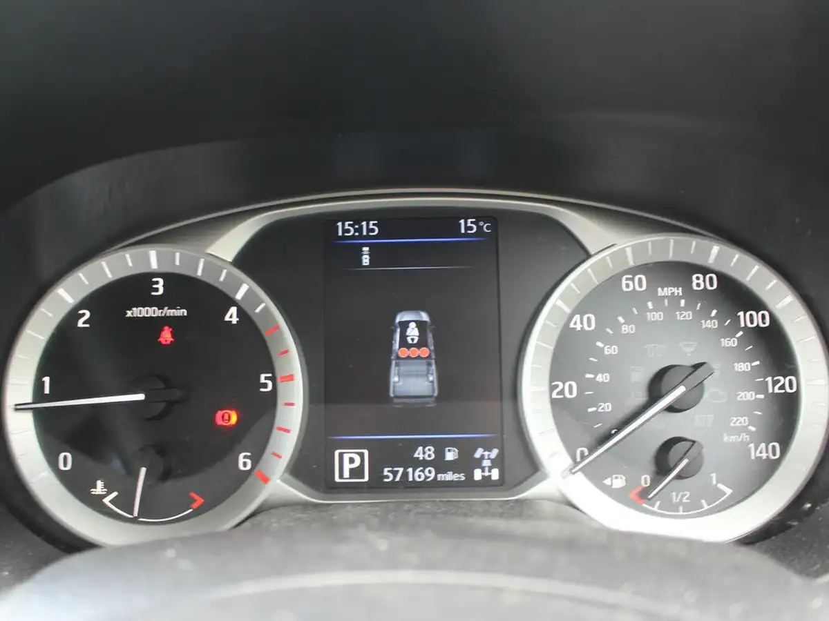 2021-nissan-navara-23dci-tt-tekna-8-navileather-auto-big-14