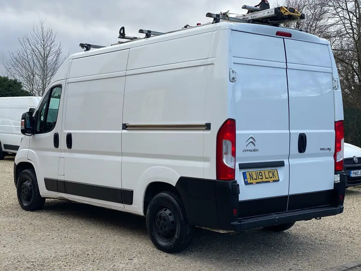 2019-citroen-relay-20bluehdi-35-l2h2-big-3