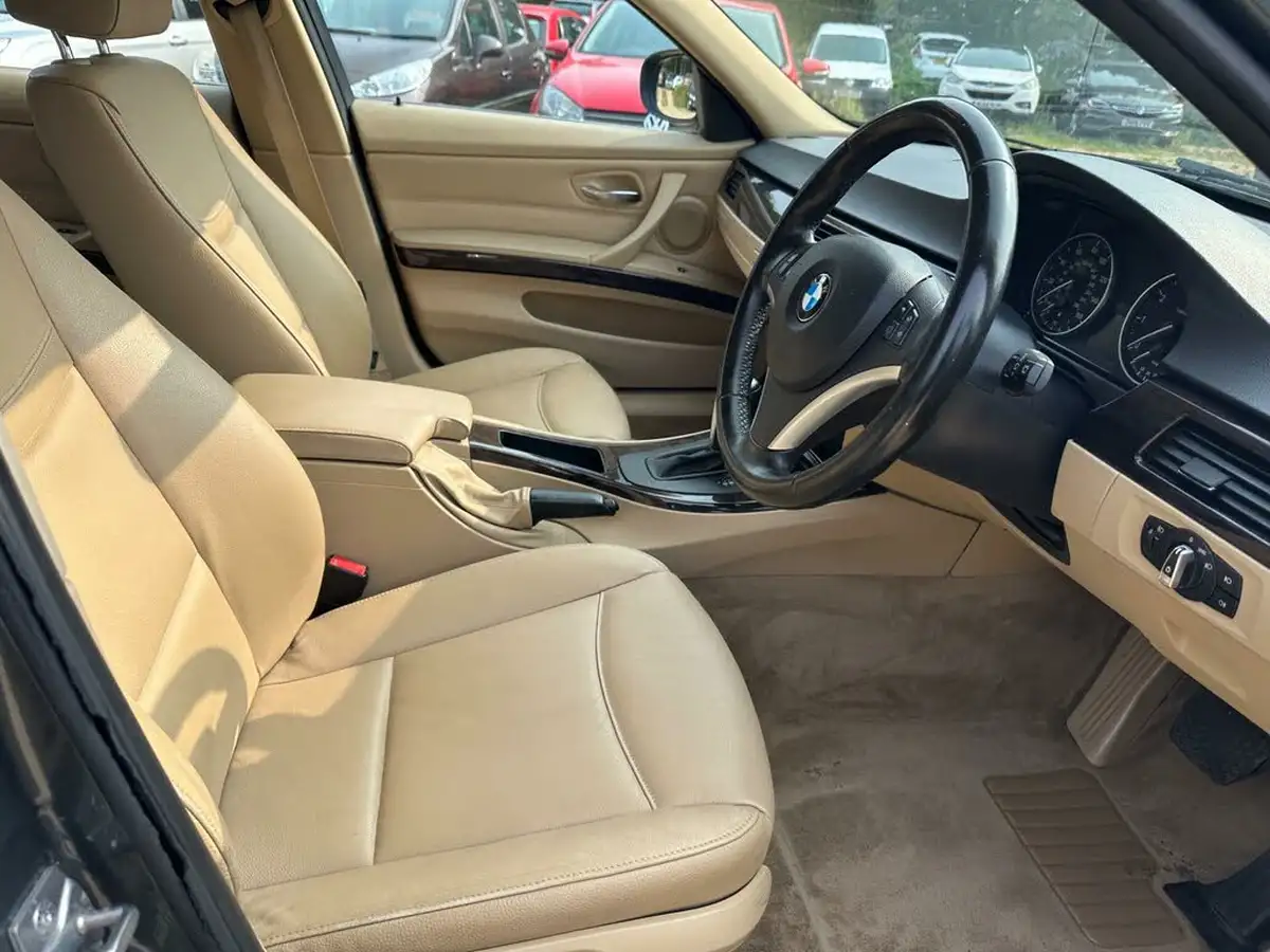 2012-bmw-3-series-20-318i-exclusive-edition-auto-big-42