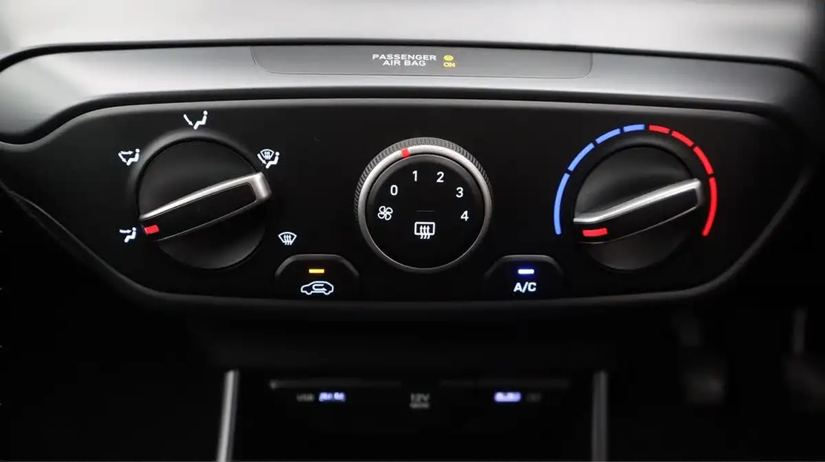 2022-hyundai-i20-10-t-gdi-se-connect-eclutch-imt-big-12