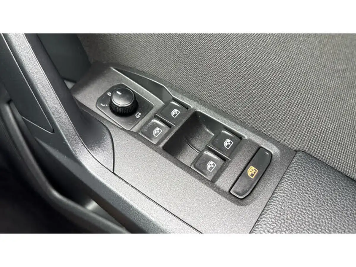2021-seat-arona-10-tsi-fr-red-edition-big-20