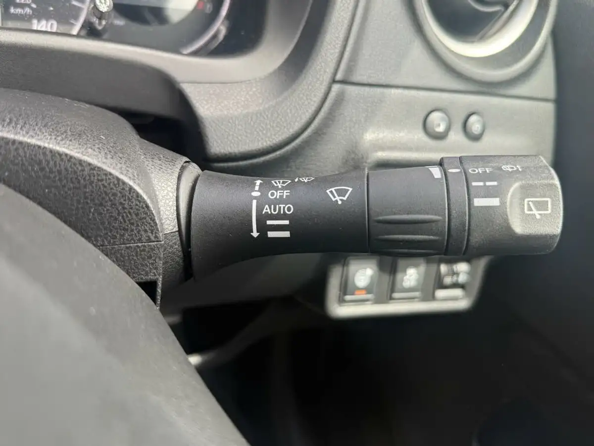 2014-nissan-note-15dci-tekna-style-pack-big-44