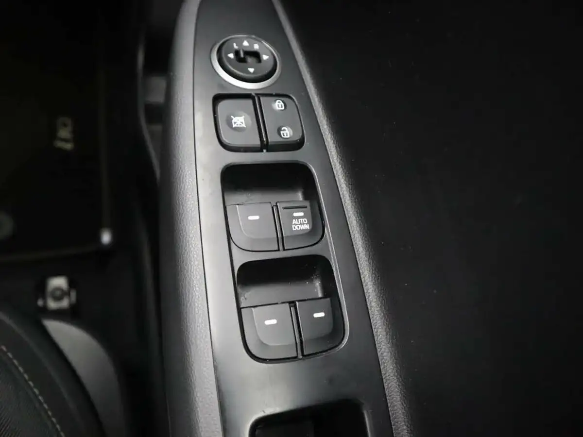 2019-hyundai-i10-12-se-auto-big-36