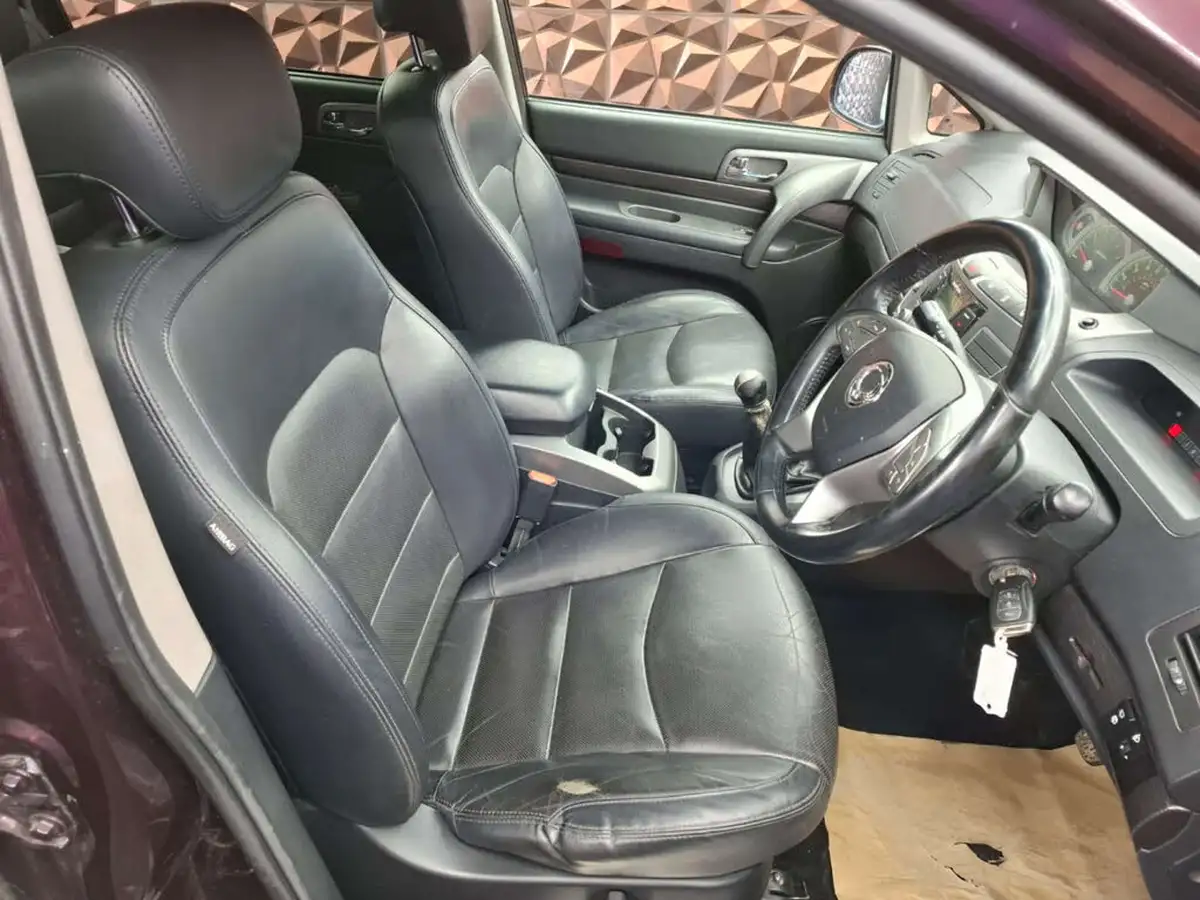 2016-kgm-ssangyong-turismo-22td-ex-big-28