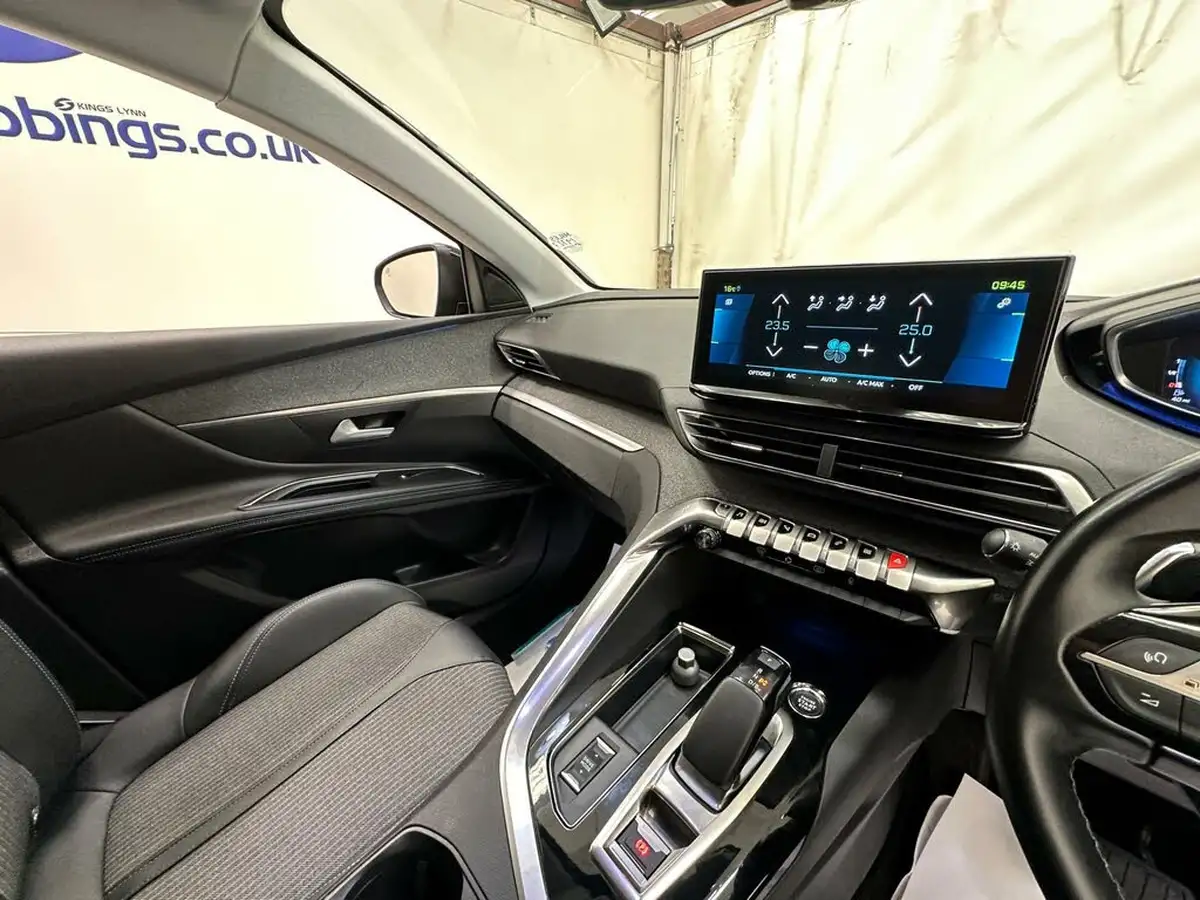 2022-peugeot-3008-suv-16-puretech-allure-premium-225bhp-hybrid-big-15