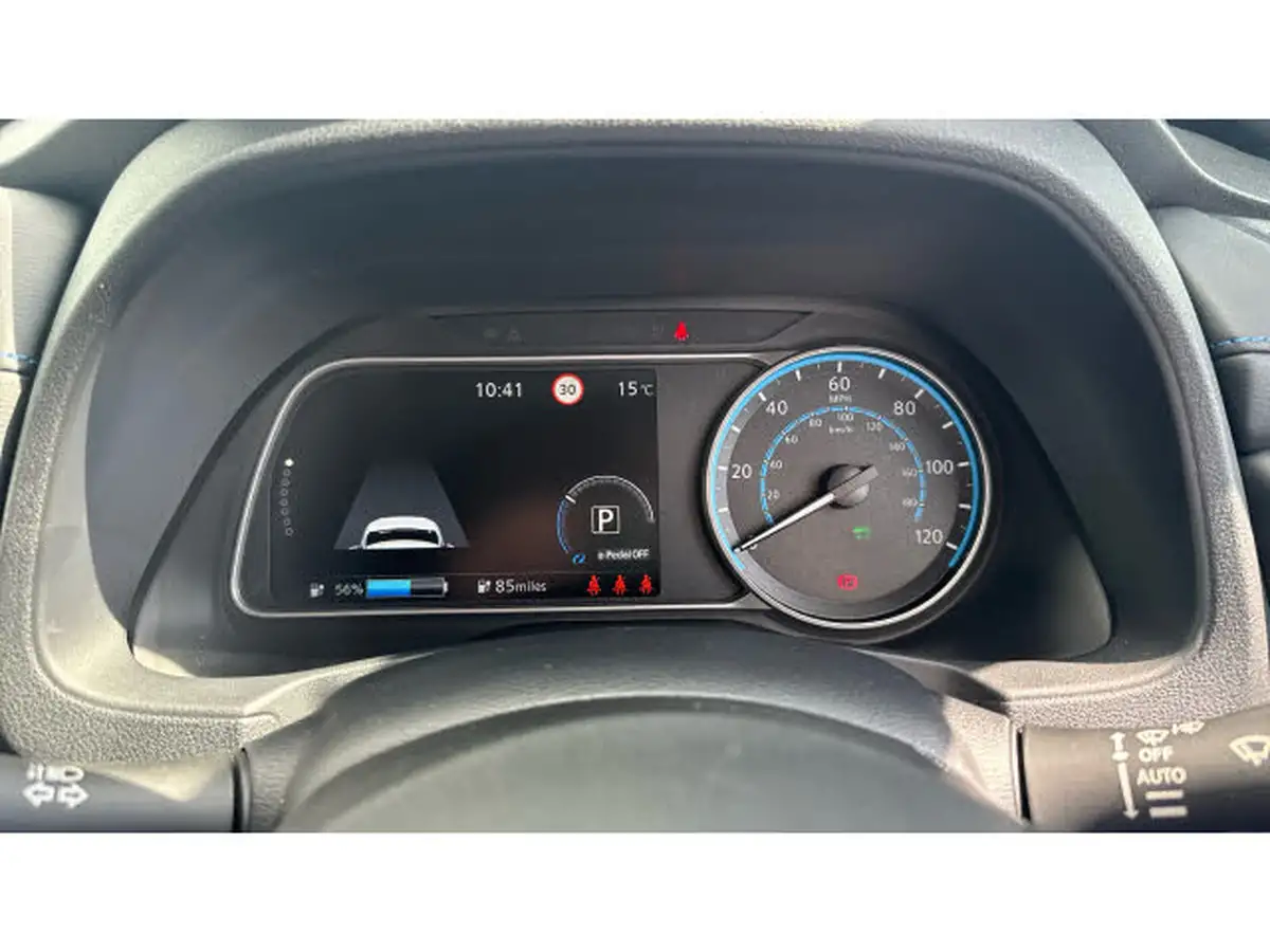 2021-nissan-leaf-e-tekna-big-17