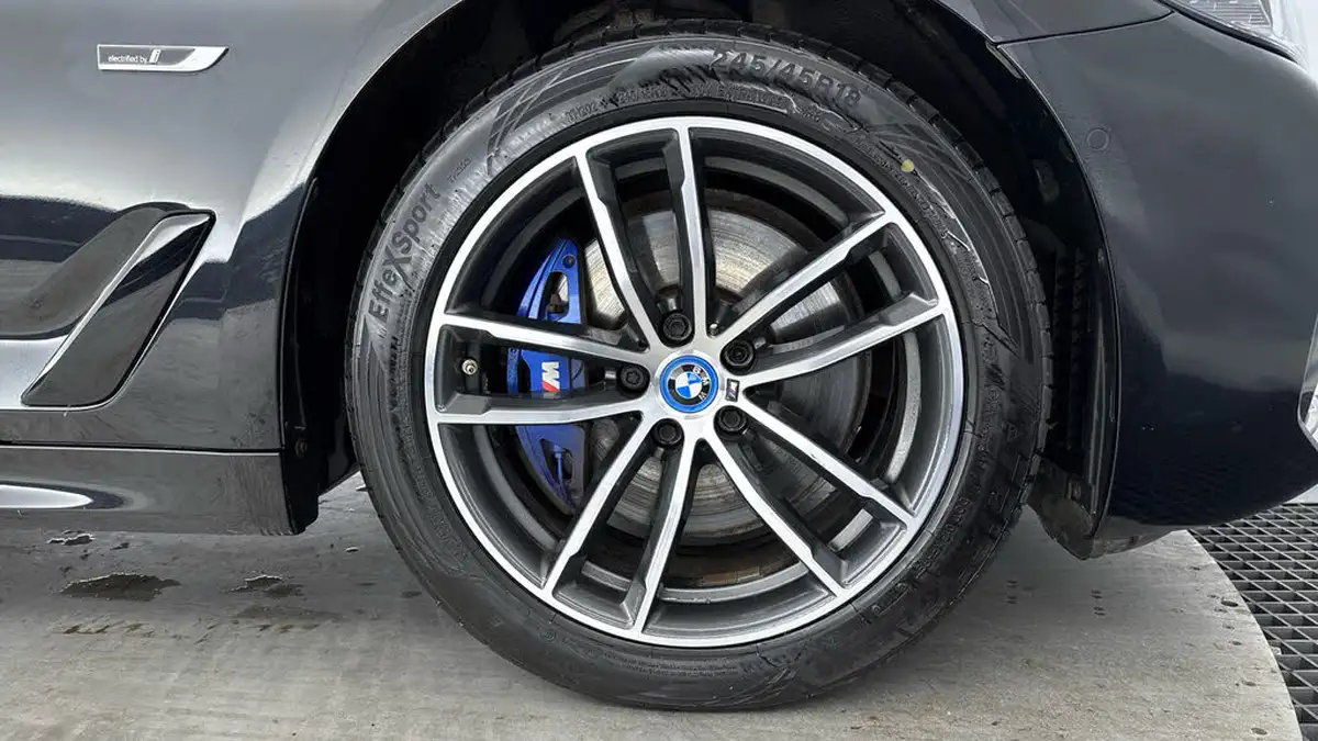 2022-bmw-5-series-20-530e-m-sport-touring-5d-big-30