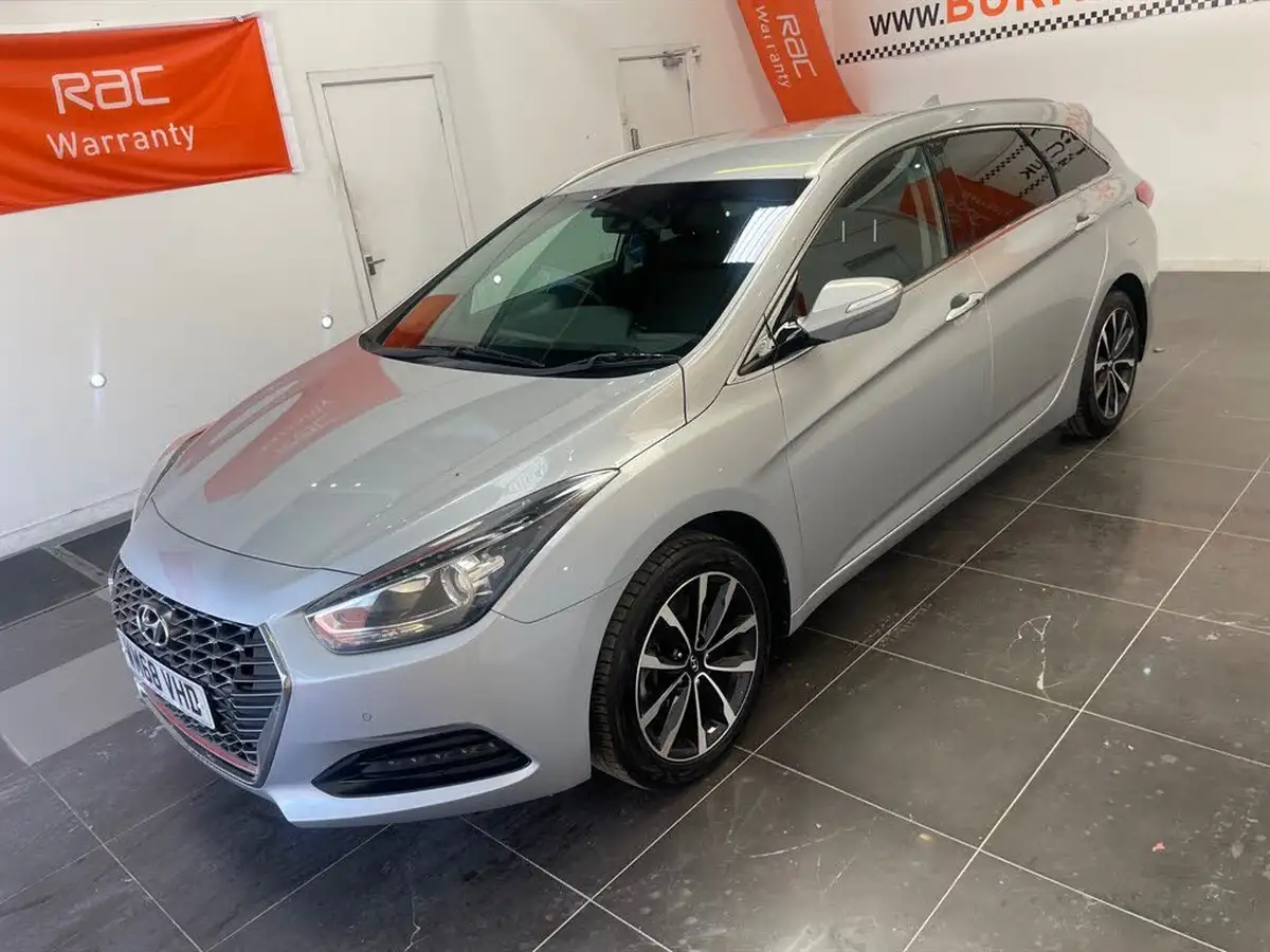 2019-hyundai-i40-16crdi-se-nav-115ps-tourer-5d-big-17