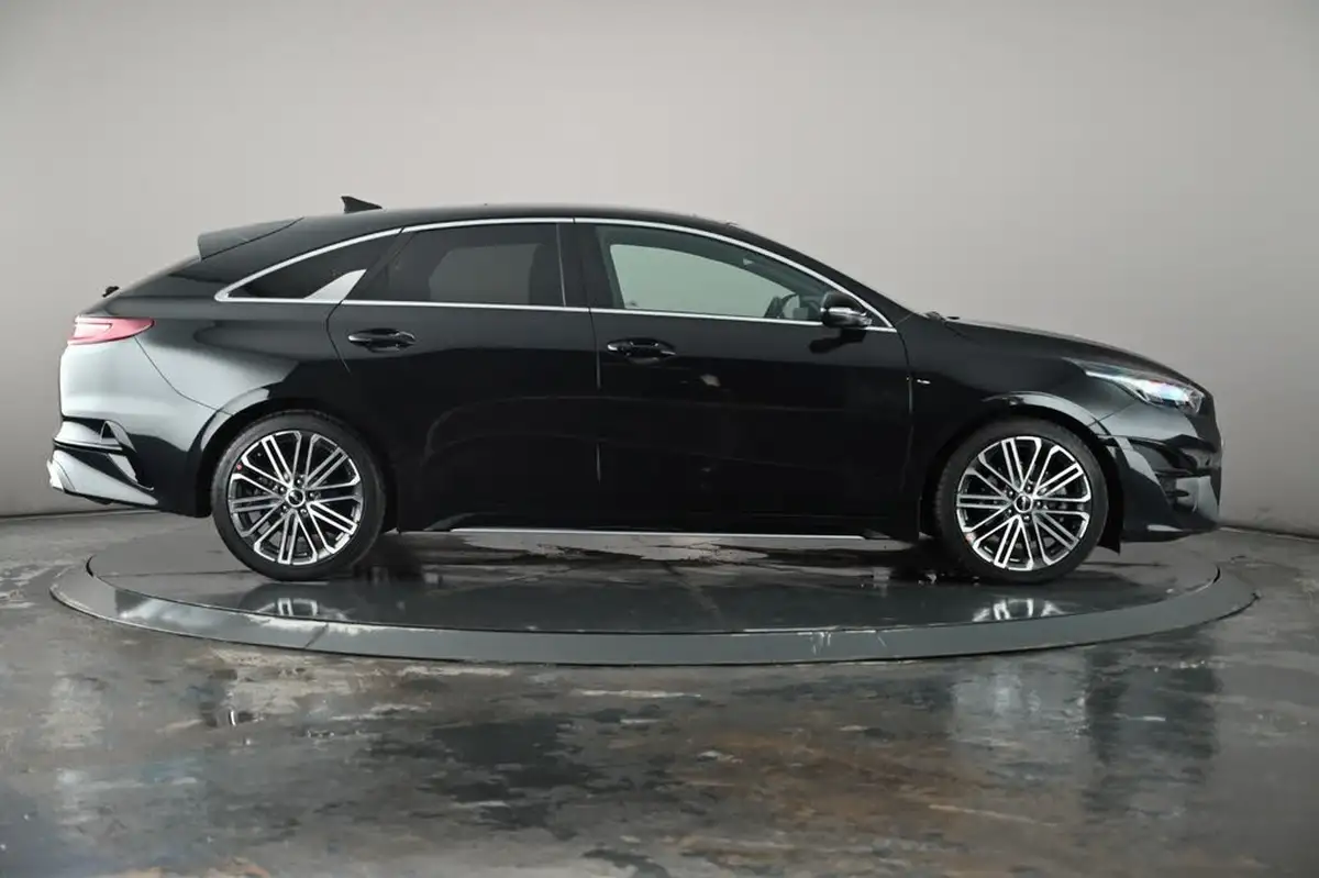 2024-kia-pro-ceed-15-t-gdi-gt-line-s-138bhp-big-32