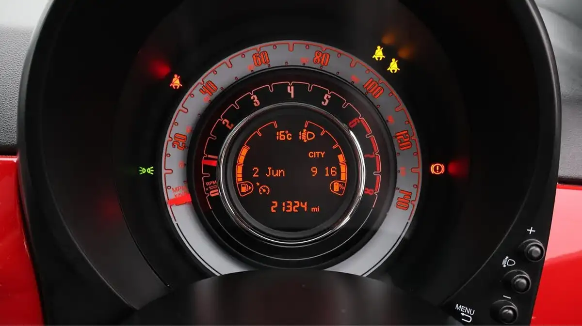 2022-fiat-500-10-red-big-10