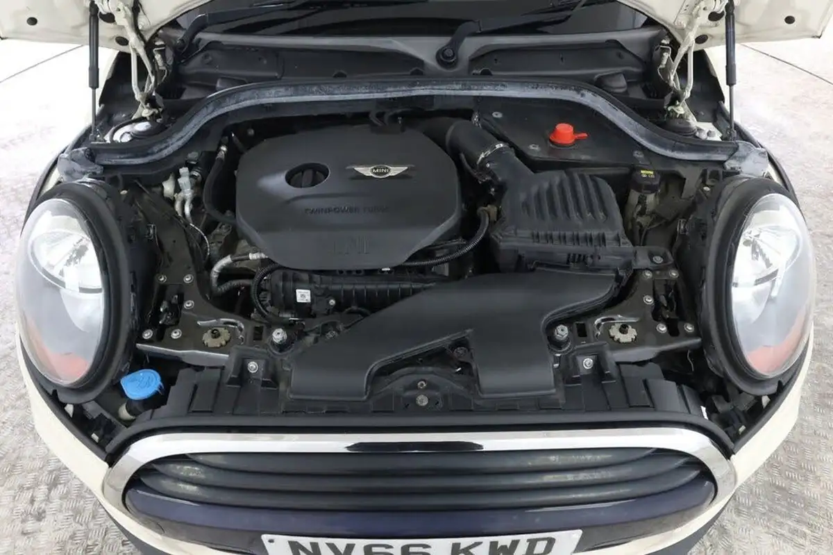 2016-mini-cooper-15-cooper-ss-hatchback-3d-big-9