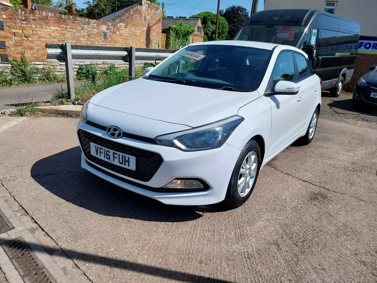 2016-hyundai-i20-12-se-hatchback-5d-big-2