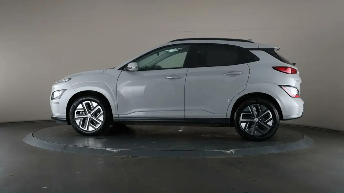 2022-hyundai-kona-e-premium-204ps-64kwh-7kw-obc-big-38