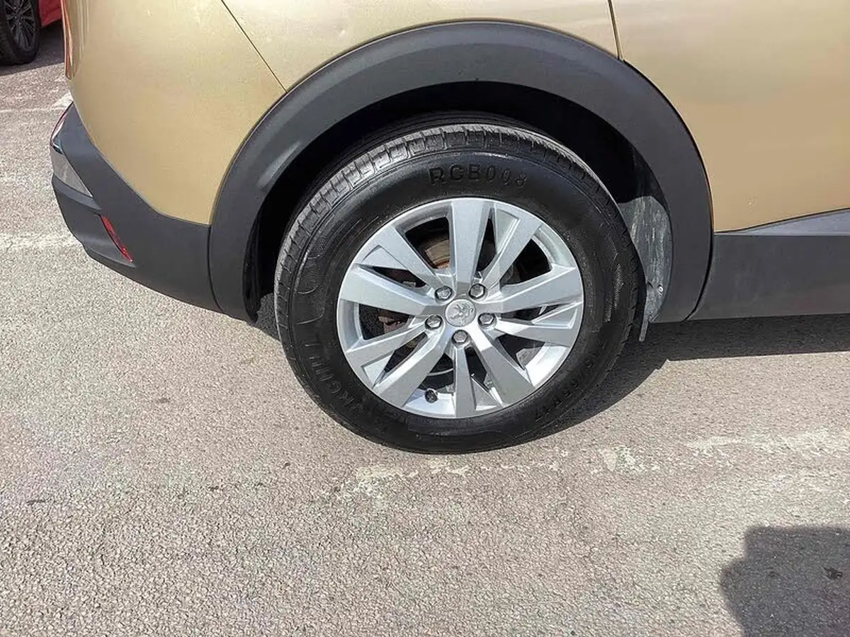 2019-peugeot-3008-suv-big-25