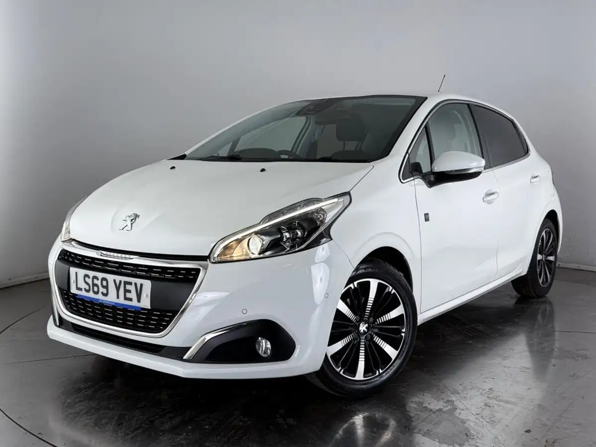 2019-peugeot-208-12-puretech-tech-edition-82bhp-big-44