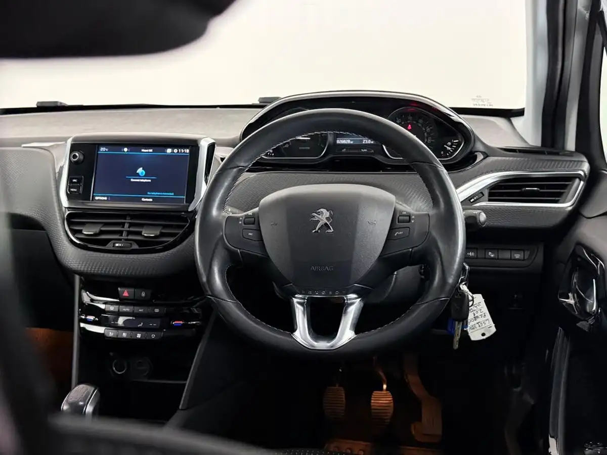 2019-peugeot-208-12-puretech-tech-edition-82bhp-big-20