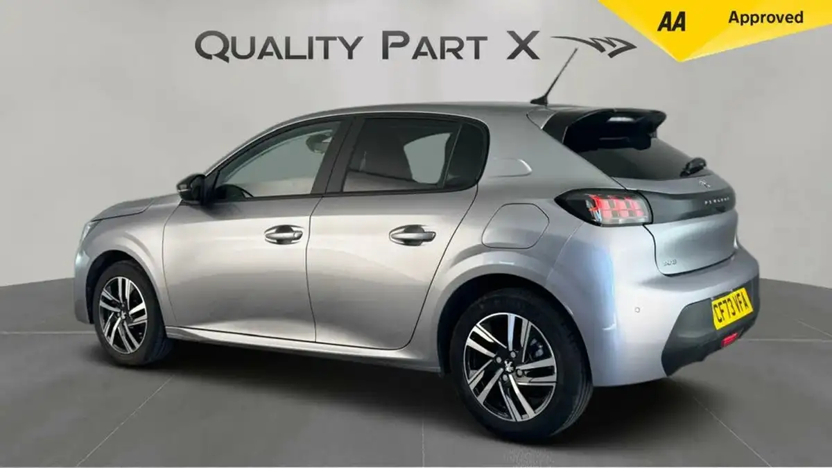 2023-peugeot-208-12-puretech-active-premium-100ps-eat8-big-4
