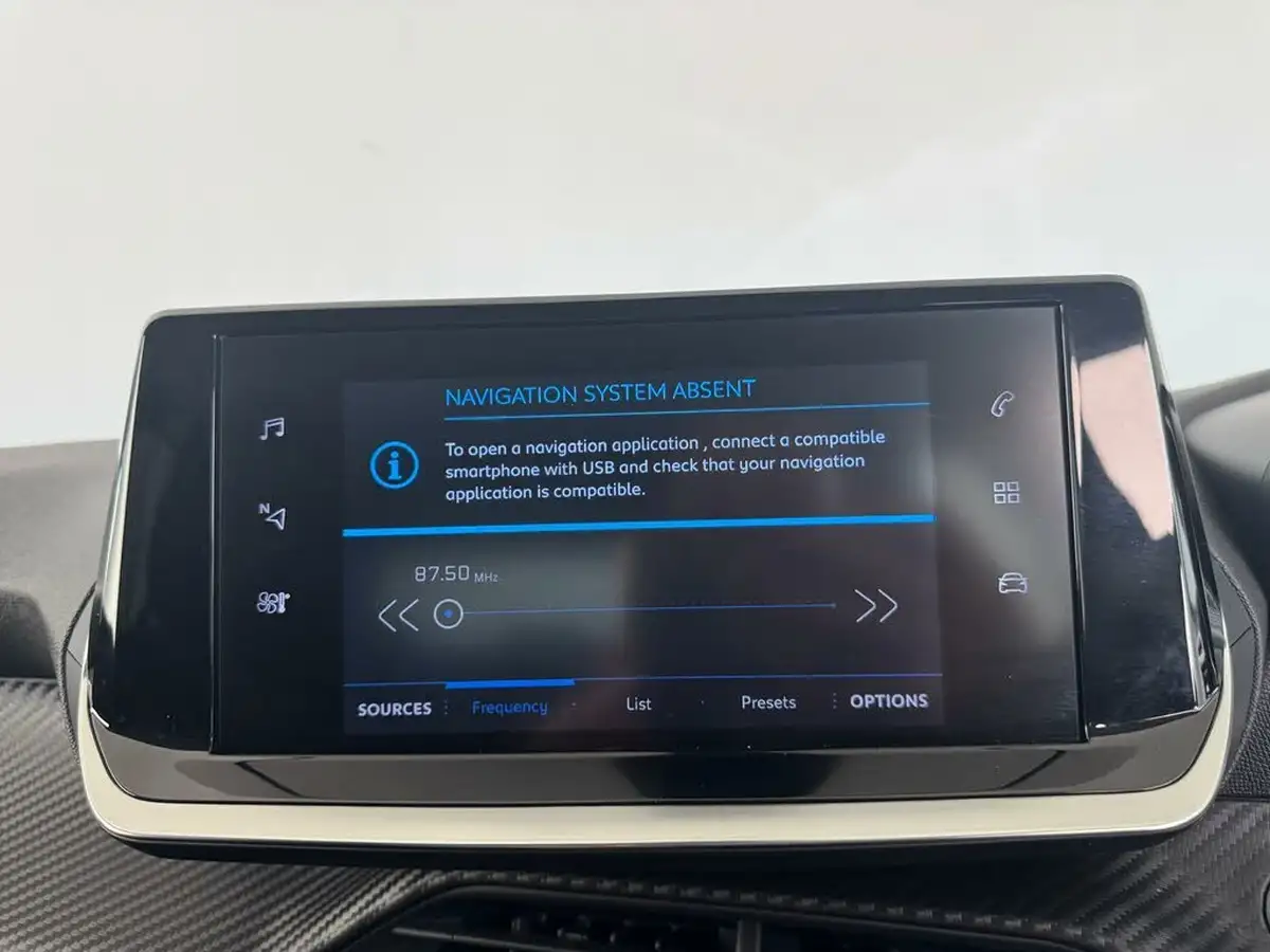 2023-peugeot-208-12-puretech-active-premium-100ps-eat8-big-32