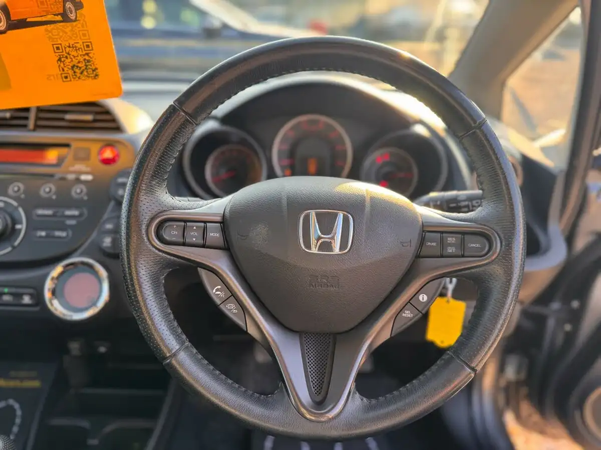 2011-honda-jazz-14-ex-big-26