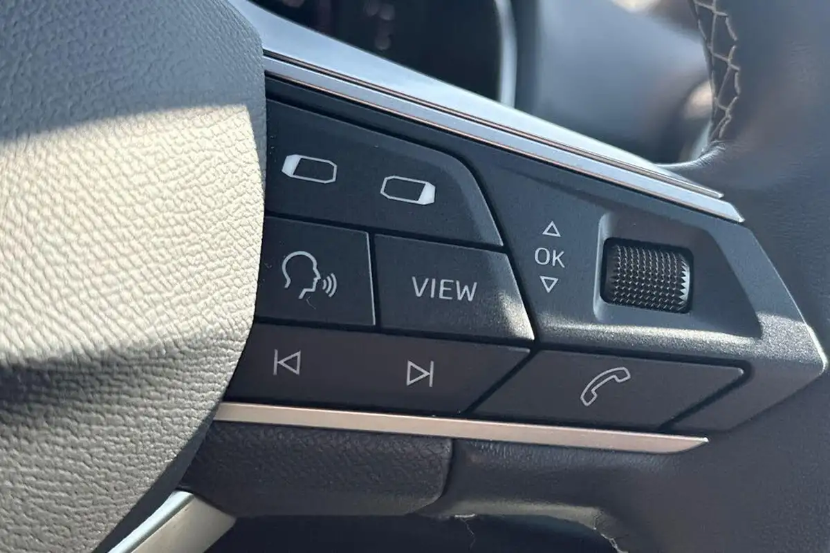 2022-seat-arona-10-tsi-xperience-lux-dsg-big-21