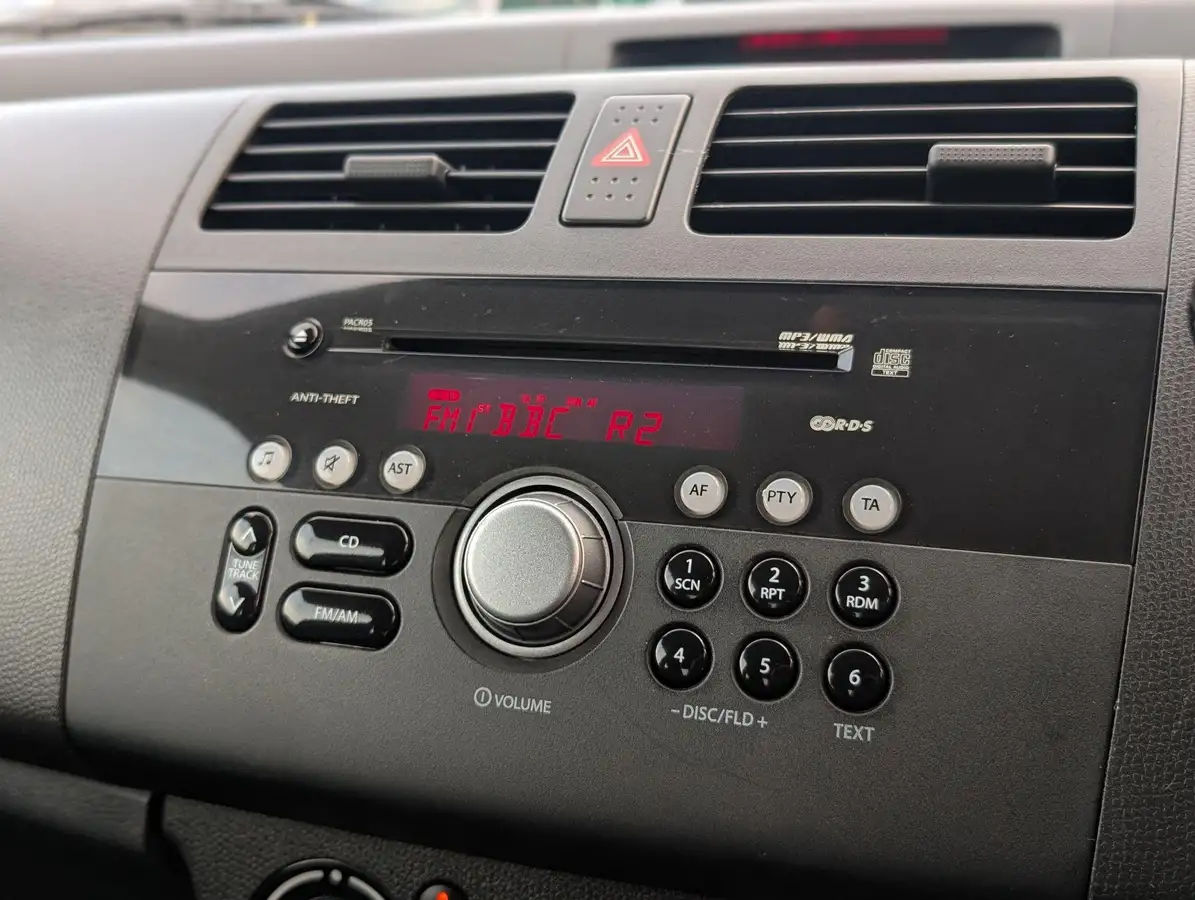 2008-suzuki-swift-15-glx-3d-big-29