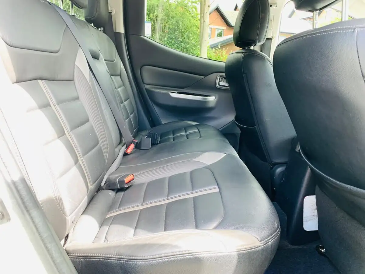 2019-mitsubishi-l200-24di-d-barbarian-eu6-big-36