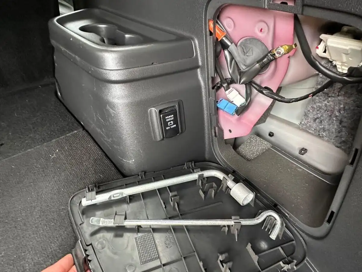 2016-mitsubishi-outlander-20-gx4hs-phev-big-46