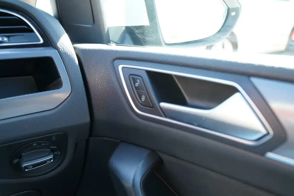 2019-volkswagen-touran-15-tsi-r-line-dsg-big-79