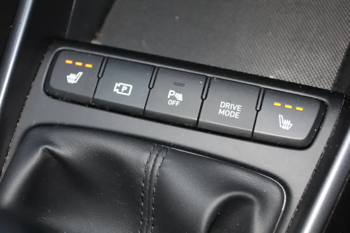 2021-hyundai-i20-10-t-gdi-premium-eclutch-imt-big-25