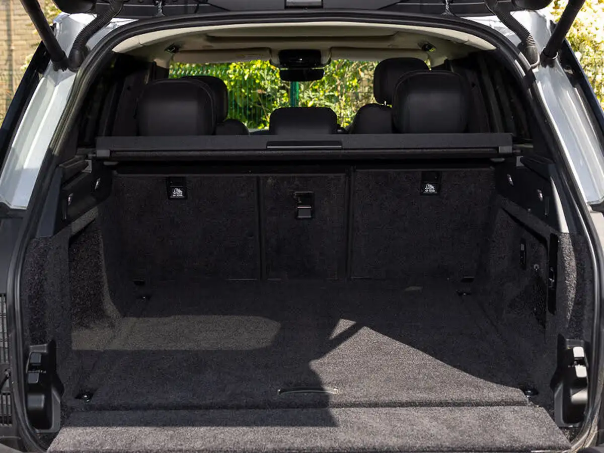 2022-land-rover-range-rover-30-p440e-se-big-18