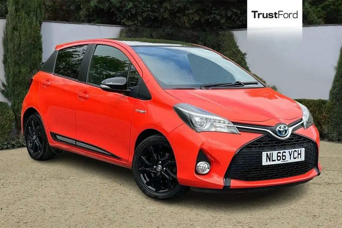 2016-toyota-yaris-15-vvt-i-orange-edition-hybrid-big-0