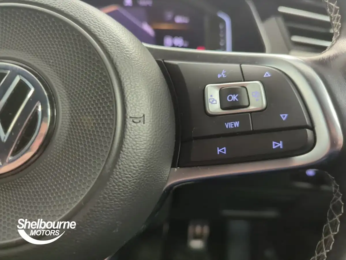 2019-volkswagen-arteon-big-23