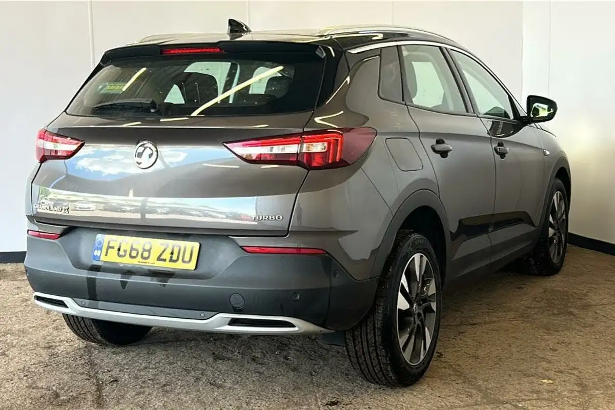 2019-vauxhall-grandland-x-12-sport-nav-big-3
