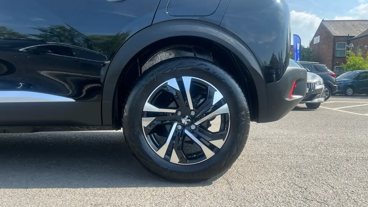 2022-peugeot-2008-suv-12-puretech-allure-premium-100bhp-big-14